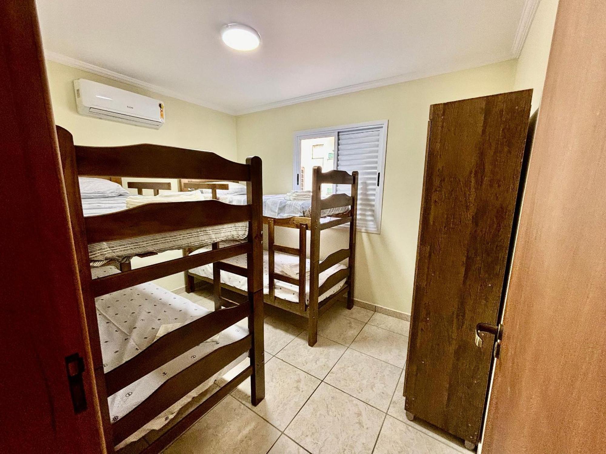 Holiday home Apto Toninhas C/ar Condicionado E Piscina