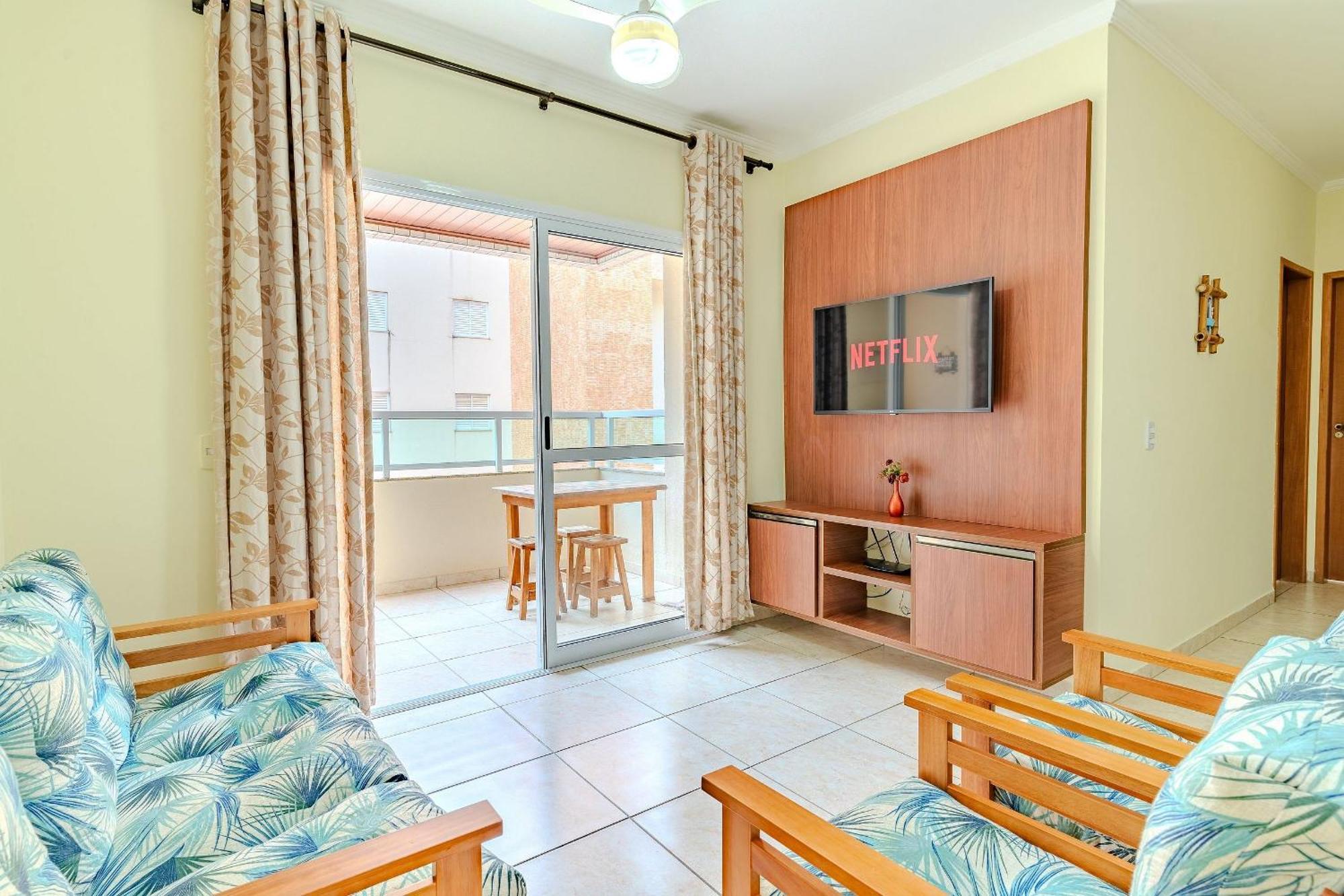 Apto Toninhas C/ar Condicionado E Piscina Holiday home