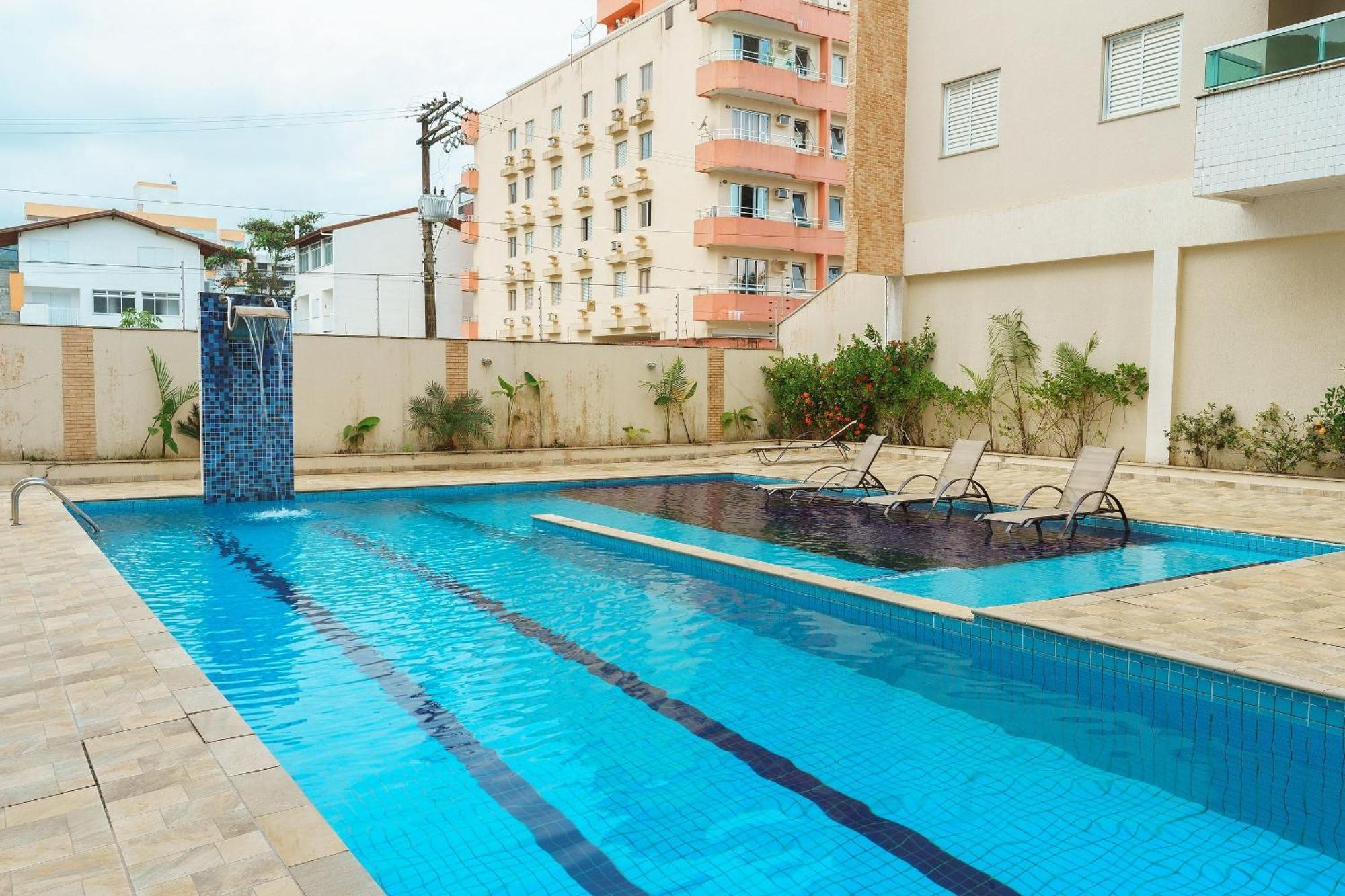 Apto Toninhas C/ar Condicionado E Piscina *